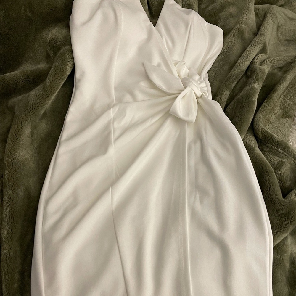 Amazing white strapless dress!!!